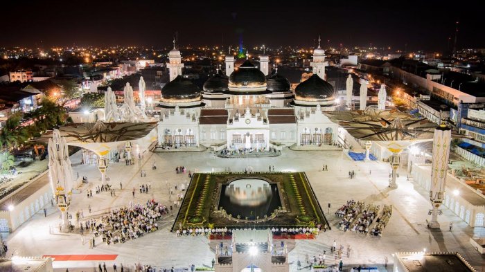 Masjid Raya Baiturrahman di Banda Aceh, Aceh.