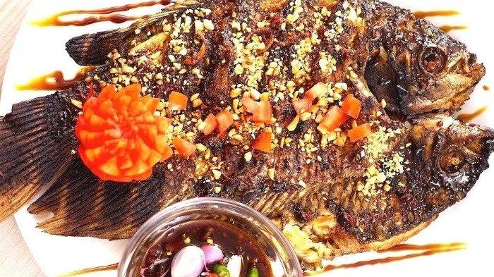 Menu makanan di Rijsttafel Resto, Bandung, Jawa Barat.