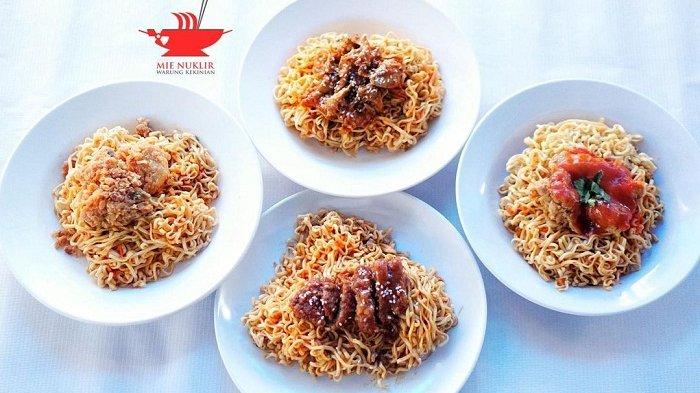 Sajian mi di Mie Nuklir Warung Kekinian.