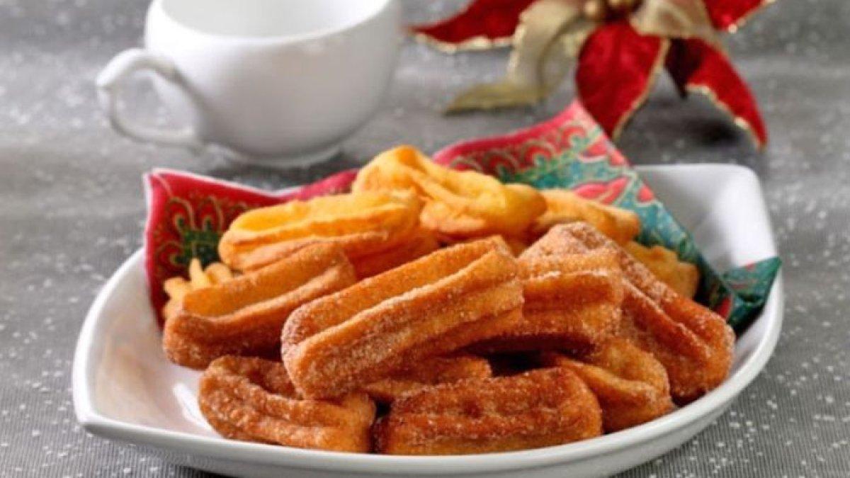 Mixed mini churros.