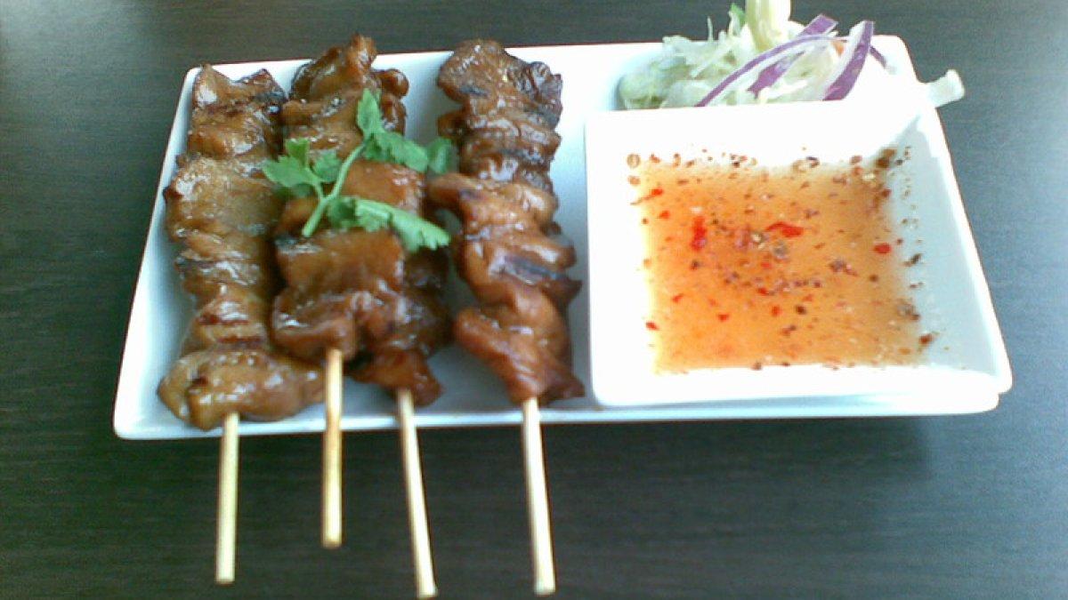 Moo Ping, satu makanan kaki lima di Thailand