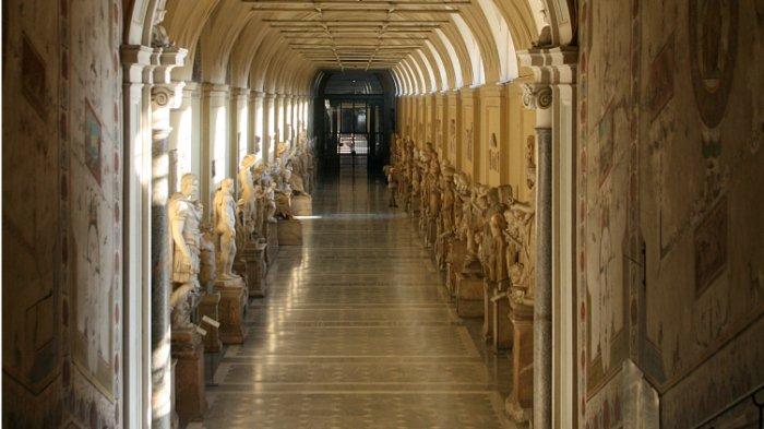 Museo Chiaramonti, bagian dari Museum Vatikan yang menyimpan hampir 1.000 patung Romawi.