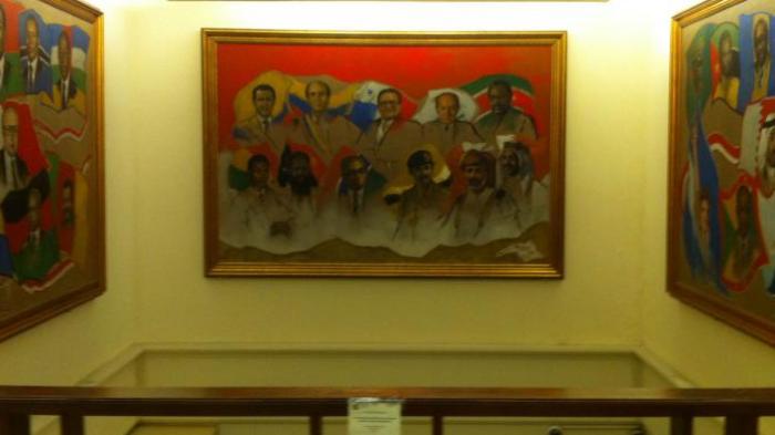 Tiga buah lukisan para pemimpin negara non blok yang dibuat pada tahun 1992 terpajang di ruang pameran Museum Basoeki Abdullah lantai dua, Rabu, (18/02/2015).