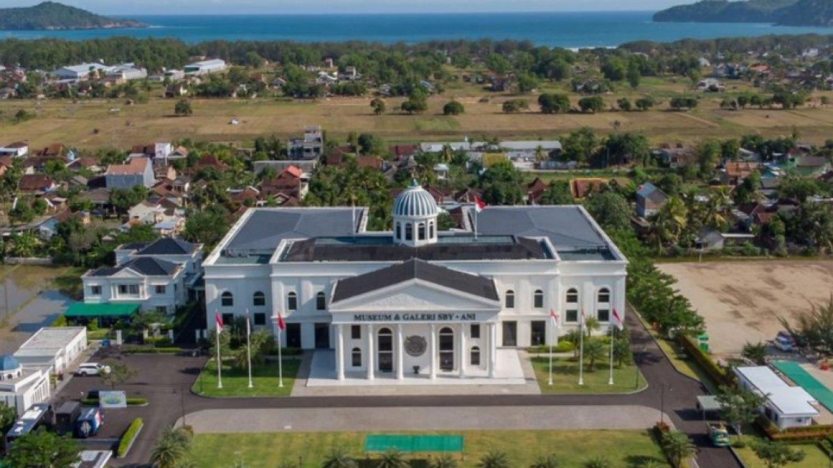 Museum dan Galeri Seni SBY-Ani di Pacitan, Jawa Timur.