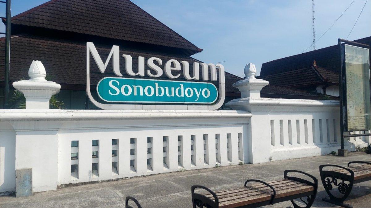 Museum Sonobudoyo, tempat wisata hits di Jogja yang lagi viral di TikTok, cek juga harga tiket masuk terbaru 2023.