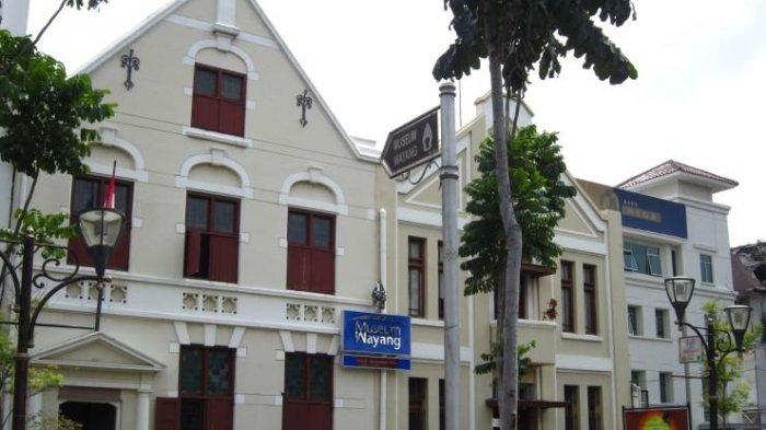 Museum Wayang adalah satu dari beberapa museum seni di Jakarta. Museum ini terletak di Jalan Pintu Besar Utara Nomor 27, Jakarta Barat.