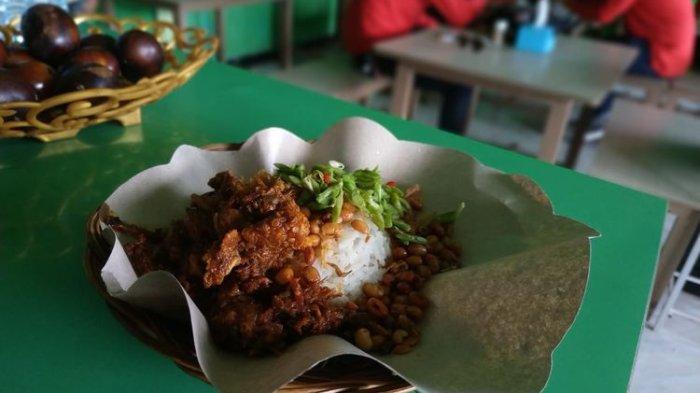 Nasi Balap Puyung Inaq Esun khas Lombok yang legendaris.