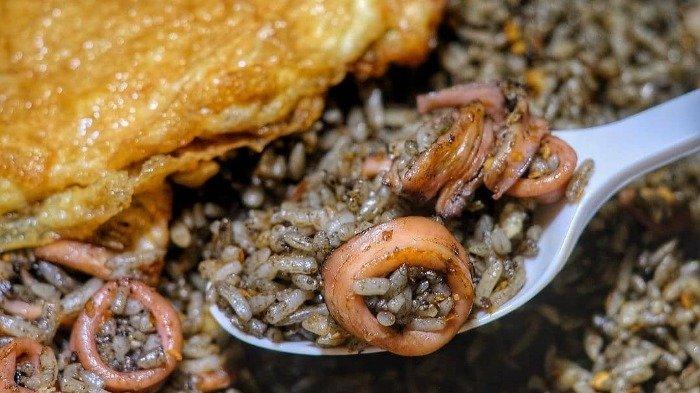 Nasi Goreng Cumi Pak Gatot.