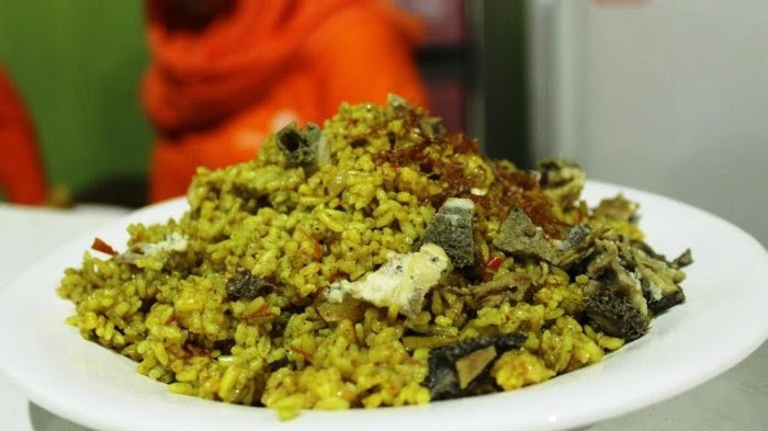 Ilustrasi nasi goreng Padang.