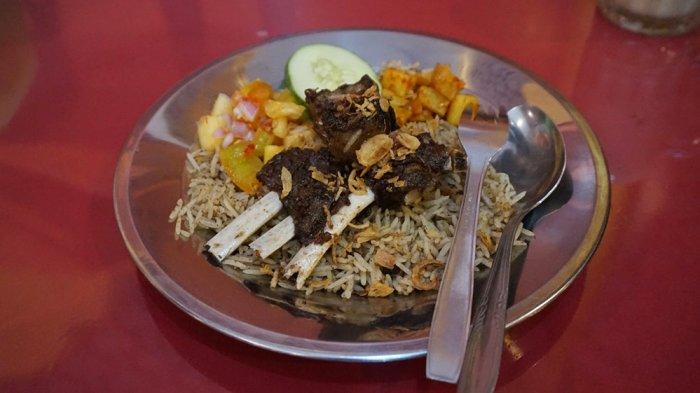 Nasi Kebuli Mbah Soleh, satu nasi kebuli di Solo untuk sarapan enak dan mengenyangkan.