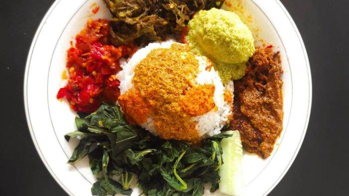 7 Nasi Padang Enak di Surabaya untuk Makan Siang, Lauk Beragam dari ...