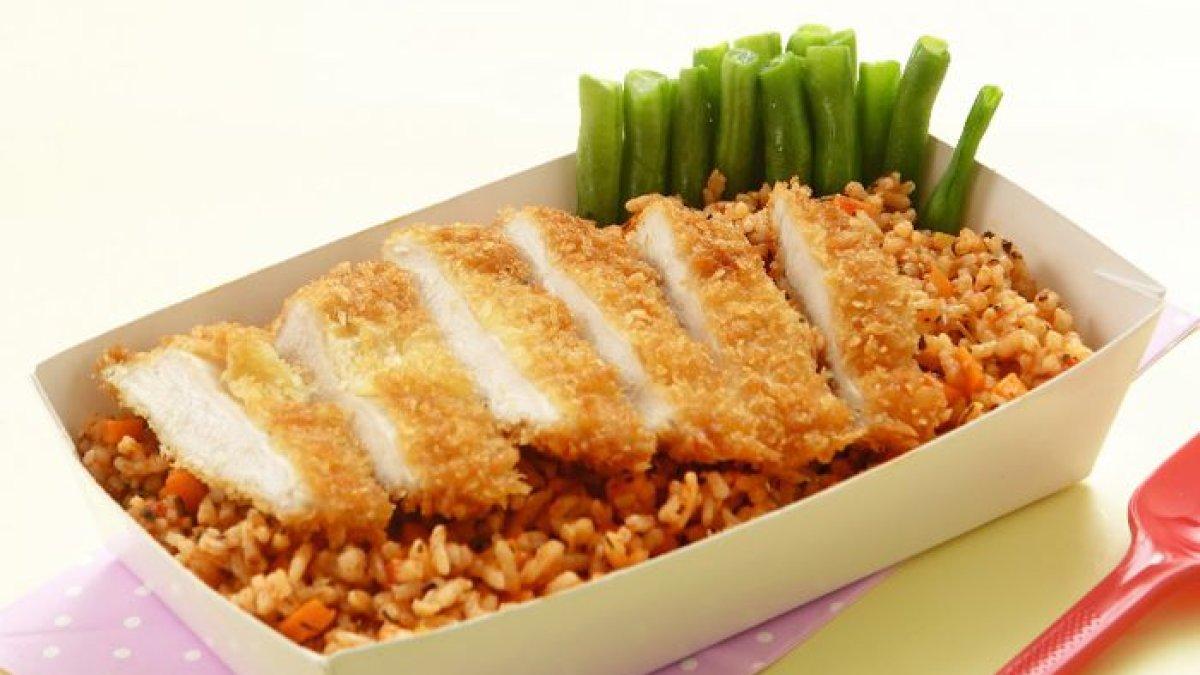 Nasi tomat ayam katsu.
