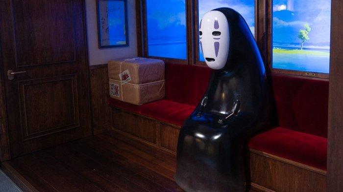 Karakter No-Face (Kaonashi) di area Ghibli Park, Jepang.