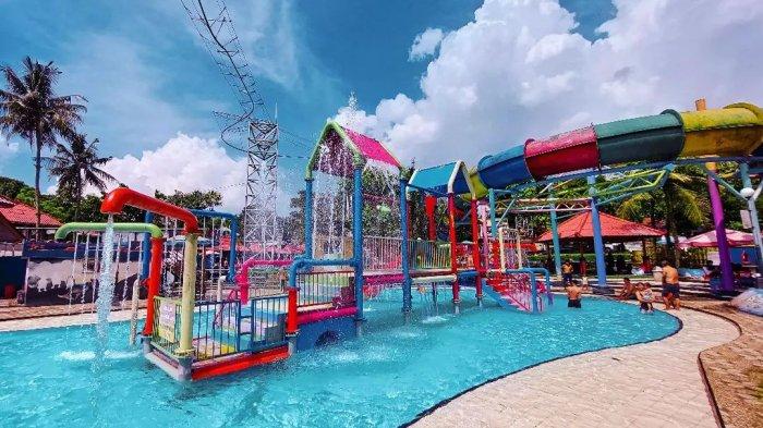 Owabong Waterpark, satu tempat wisata terbaik di Purbalingga yang cocok dikunjungi saat akhir pekan bersama keluarga.