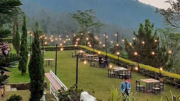 Panorama Resto di Kawasan Wisata Umbul Sidomukti.