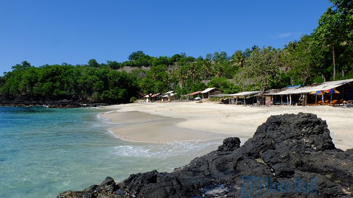 Pantai Bias Tugel di Desa Padangbai, Kecamatan Manggis, Karangasem, Bali.