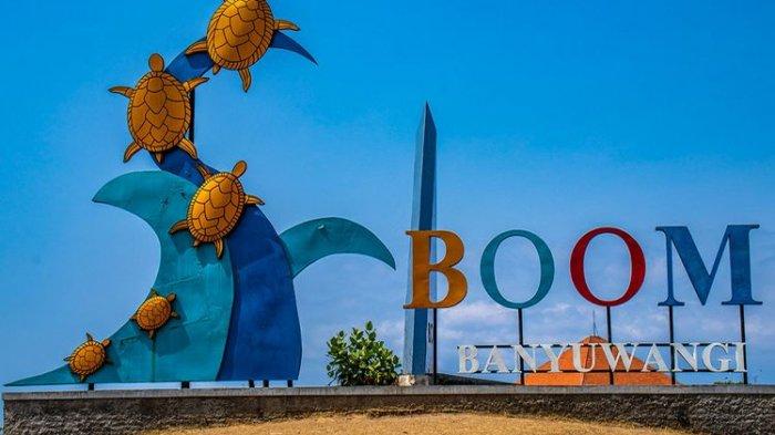 Pantai Boom di Banyuwangi.