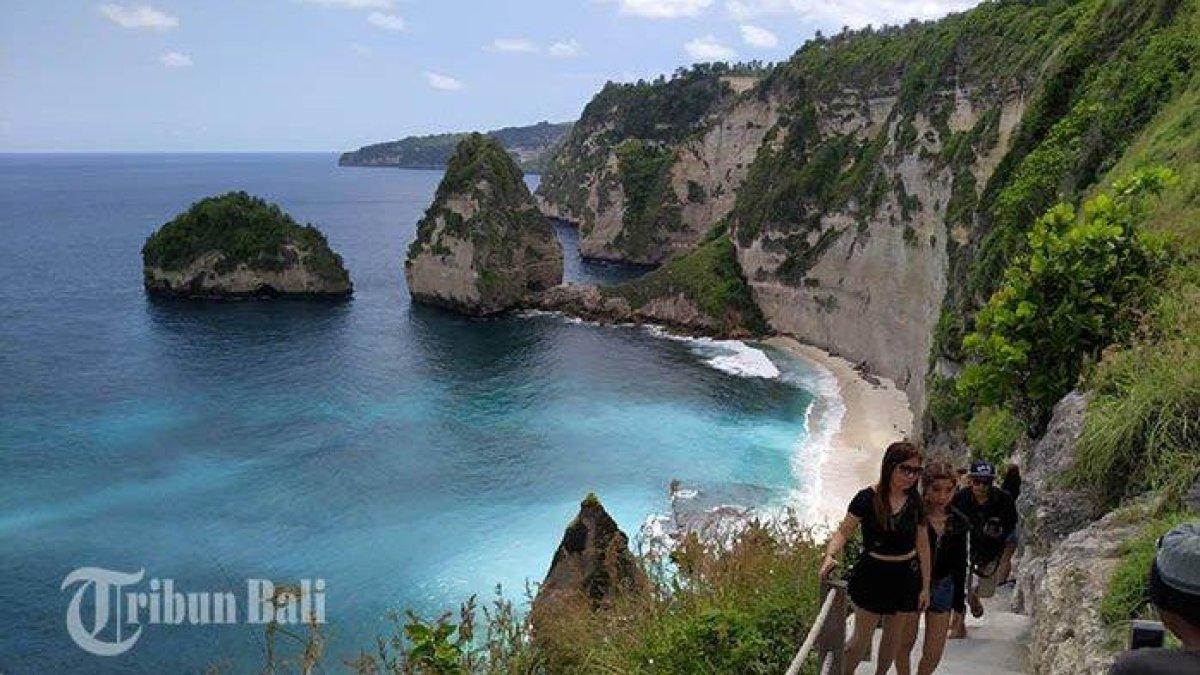 Pantai Diamond, Nusa Penida, Bali.