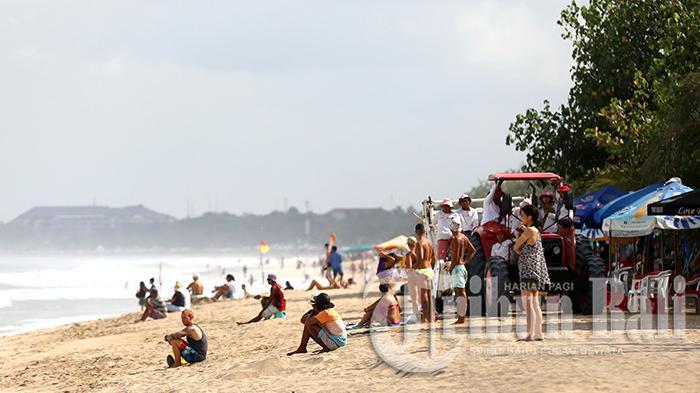 Pantai Kuta.