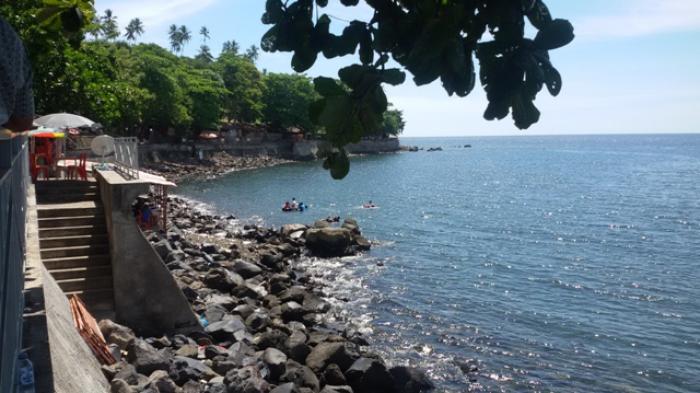 Pantai Malalayang.