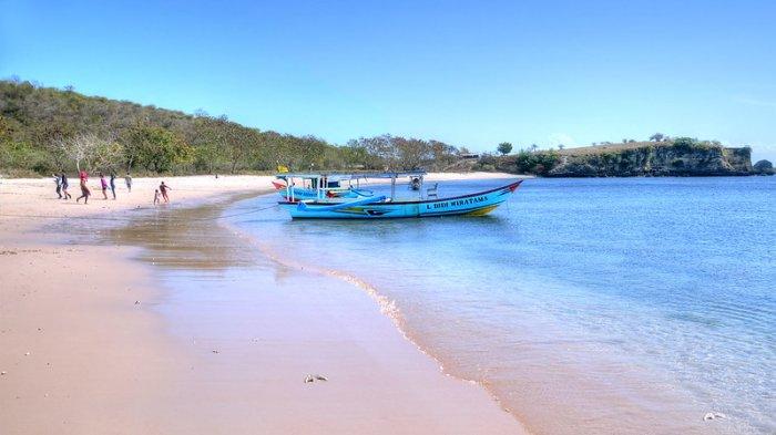 Pantai Pink.