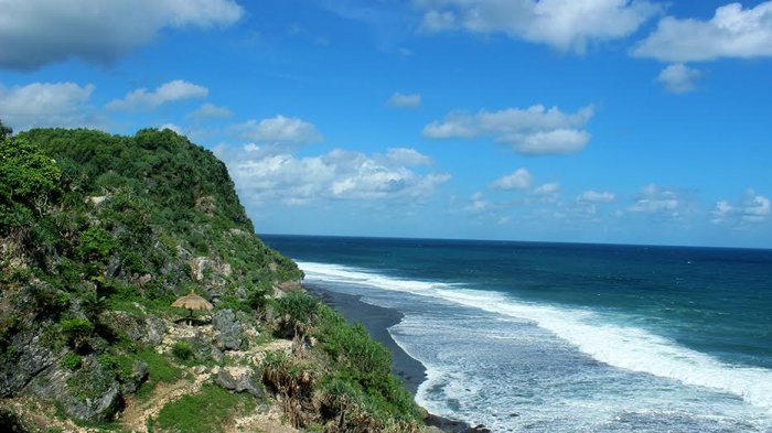 Pantai Pok Tunggal di Gunungkidul, Jogja.