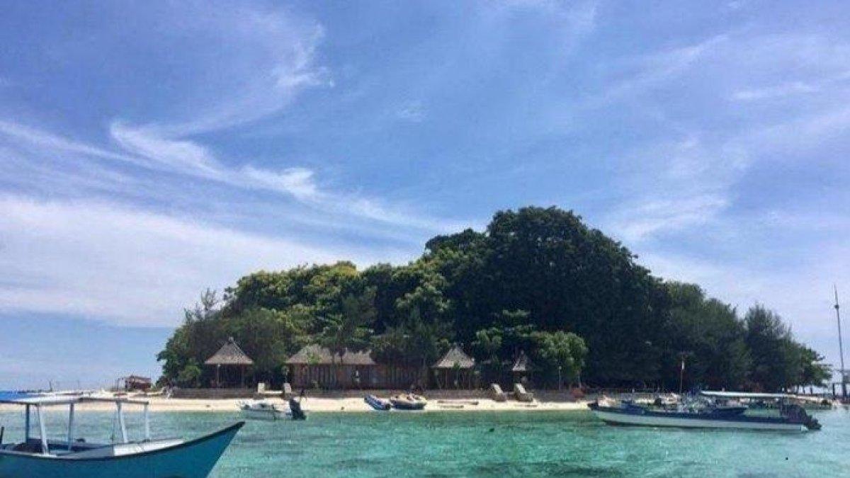 Pantai Samalona, rekomendasi wisata pantai di Makassar yang patut dikunjungi.