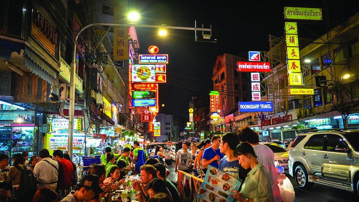 Pasar Malam Chinatown, satu tempat wisata terbaik di Bangkok Thailand.
