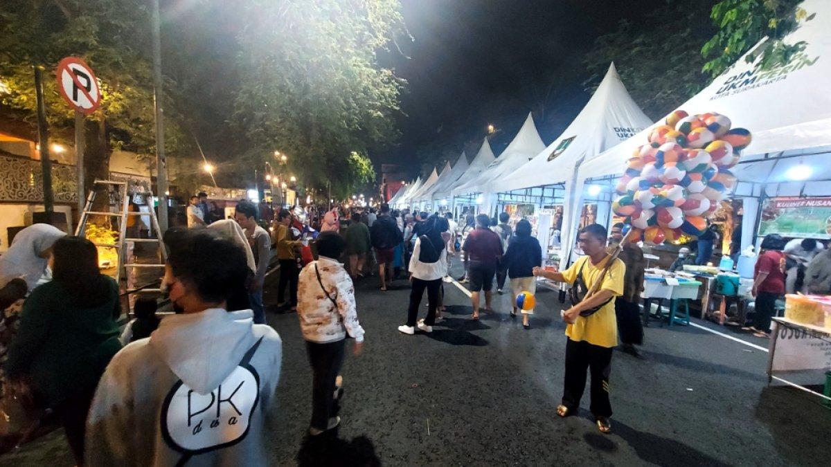 Pasar Malam Ngarsopuro, satu tempat wisata unik di Solo Jawa Tengah