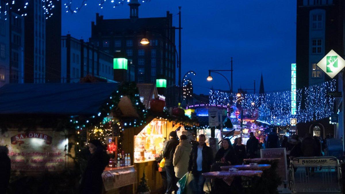 Pasar Natal di Tivoli, Kopenhagen, Denmark