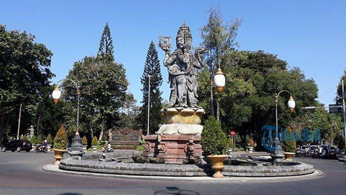 Patung Catur Muka, ikon Kota Denpasar, Bali, Rabu (27/2/2019).