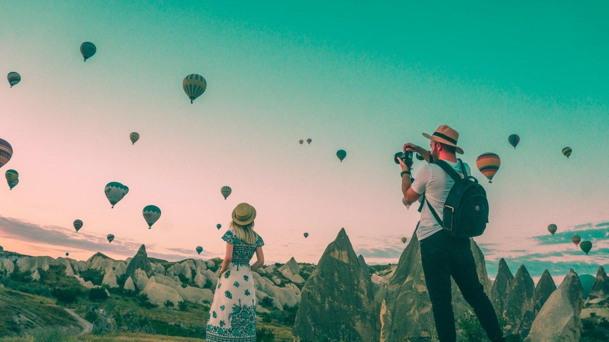 Pelancong yang liburan di Cappadocia Turki