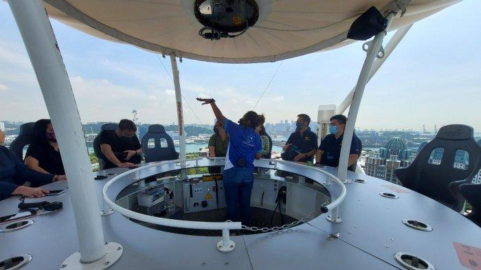 Pemandangan dari SkyHelix Sentosa di Singapura
