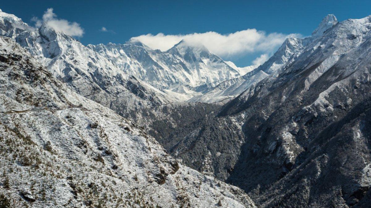 Pemandangan Gunung Everest yang menakjubkan.