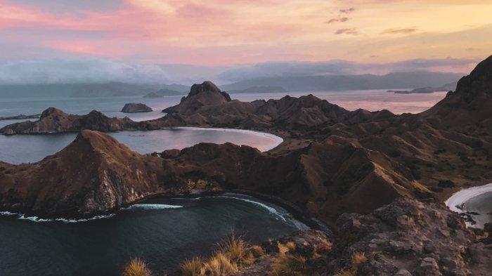 Pemandangan Labuan Bajo saat sunset