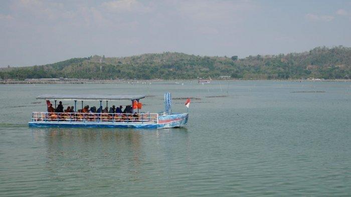 Penampakan perahu wisata di Rawa Jombor di Desa Krakitan, Kecamatan Bayat, Kabupaten Klaten, Kamis (1/10/2020).