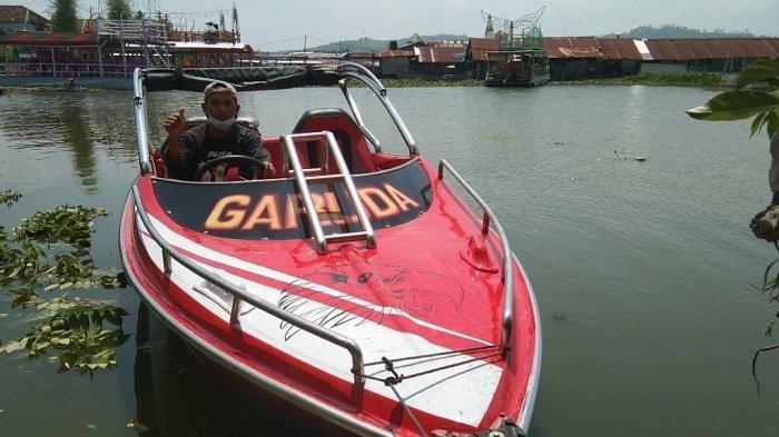 Penampakan speed boat wisata di Rowo Jombor Klaten, Jumat (8/10/2021).