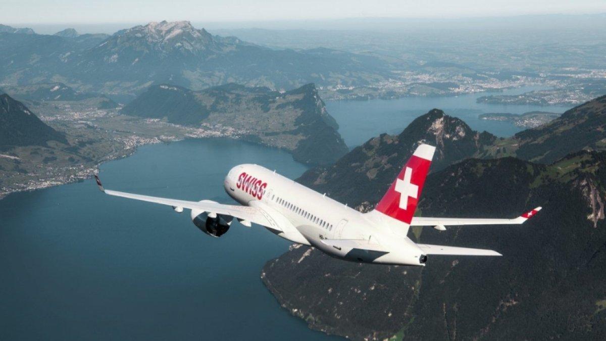 Pesawat Swiss International Air Lines.