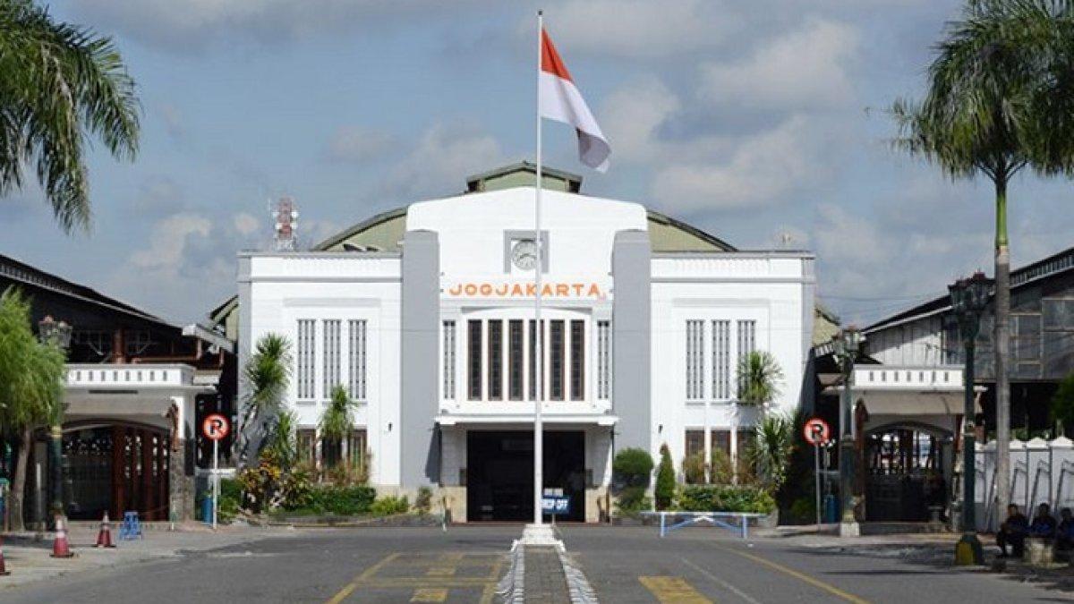 PT Kereta Api Indonesia (Persero) telah meresmikan penggunaan terowongan bawah tanah di Stasiun Yogyakarta pada Senin (31/7/2023).