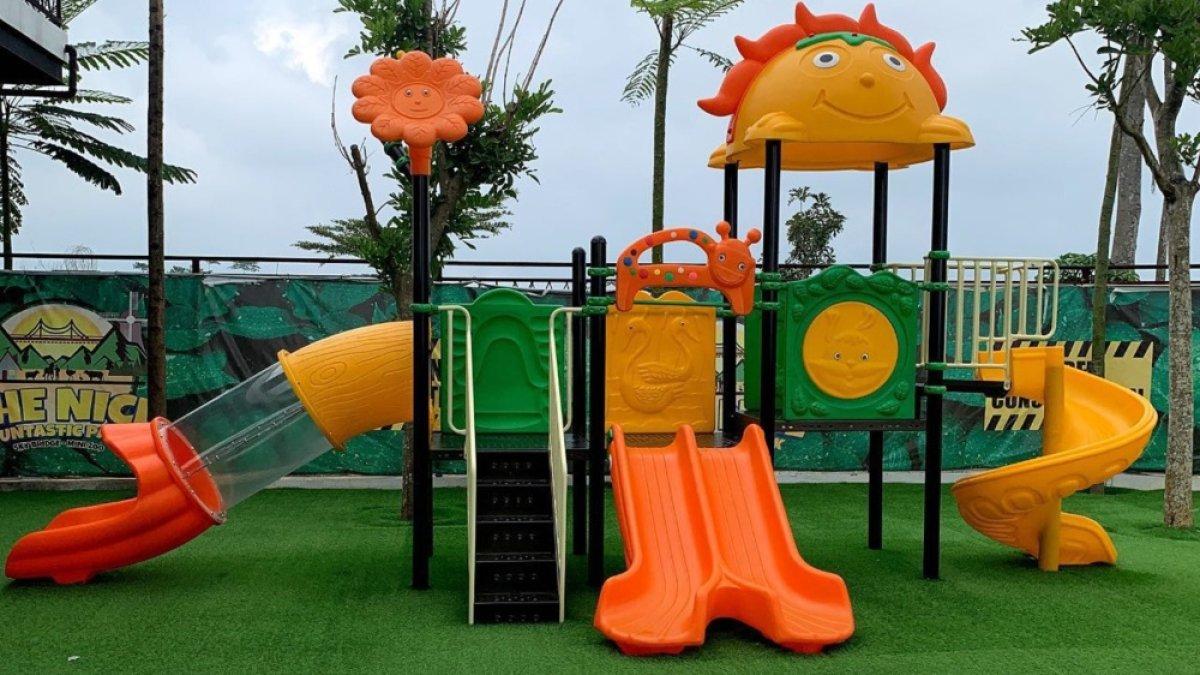 Playground di The Nice Funtastic Park, satu tempat wisata hits di Cianjur yang viral di TikTok.