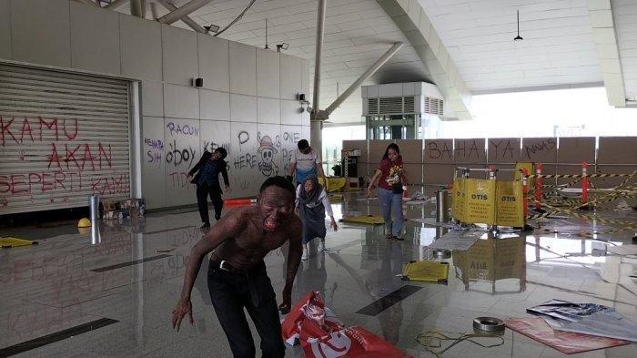 Suasana wahana Train to Apocalypse 2022.