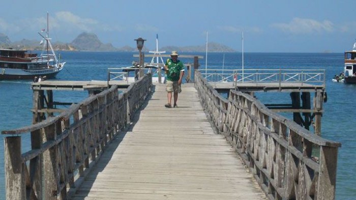 Dermaga di Pulau Komodo, Kabupaten Manggarai Barat, Nusa Tenggara Timur, Rabu (1/6/2011).