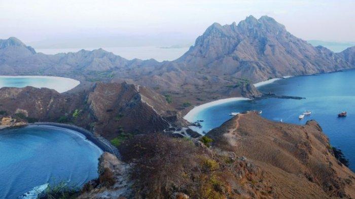 Keindahan dari atas Pulau Padar, di kawasan Taman Nasional Komodo, NTT, Selasa (13/11/2018). Salah satu tempat wisata di Labuan Bajo dan sekitarnya.