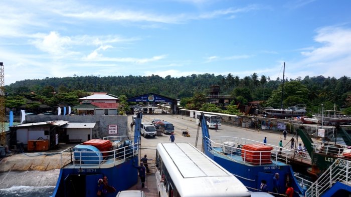 Pelabuhan di Pulau Samal.