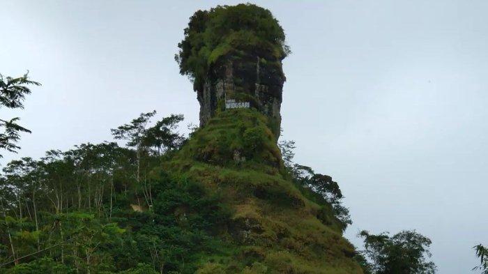 Puncak Widosari berlokasi di Tritis, Ngargosari, Samigaluh, Kabupaten Kulon Progo, Jogja.