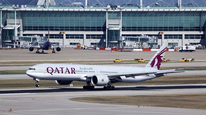 Qatar Airways yang akan lepas landas.