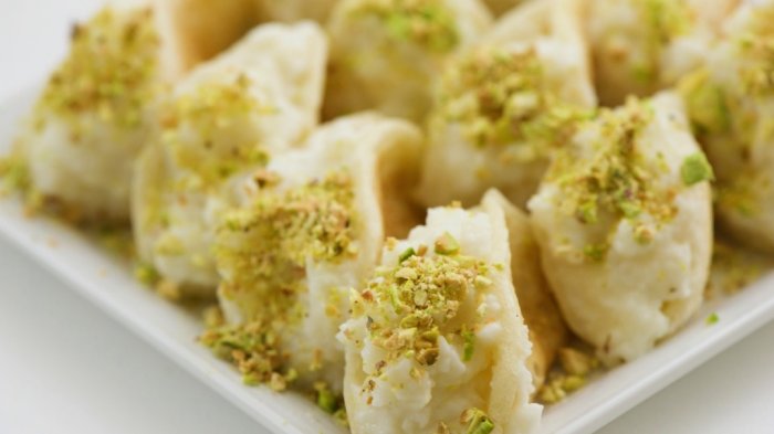 Qatayef.