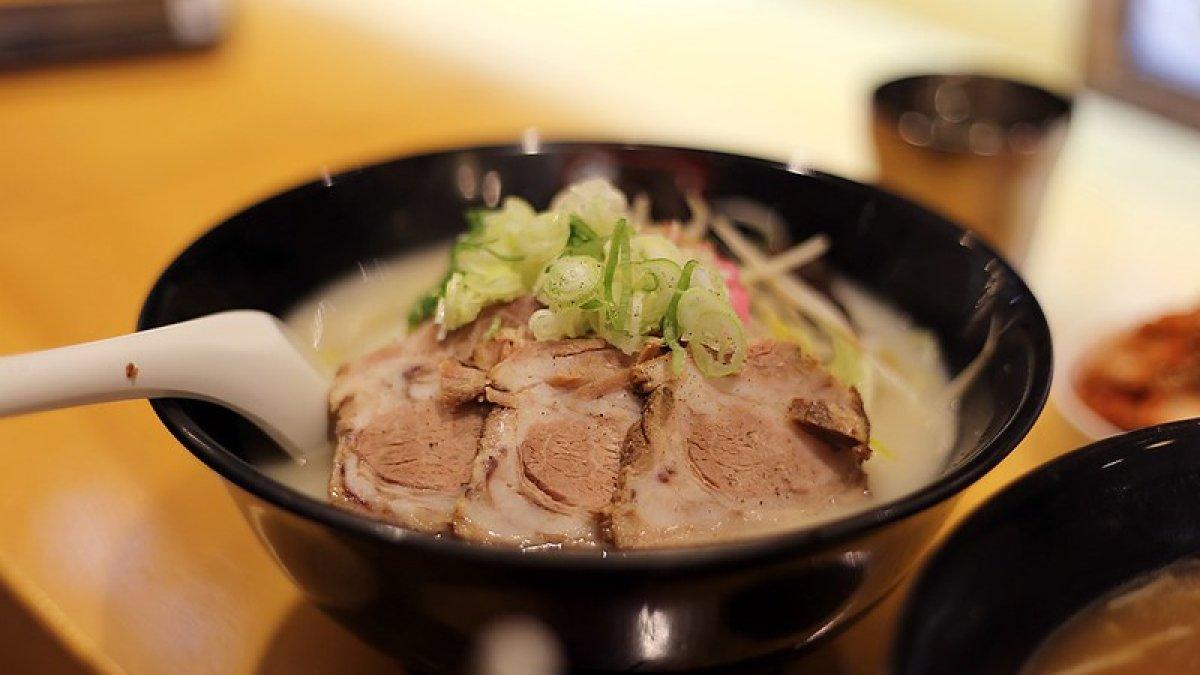 Tonkatsu ramen,satu ramen terbaik di Jepang yang bisa kamu nikmati buat sarapan.