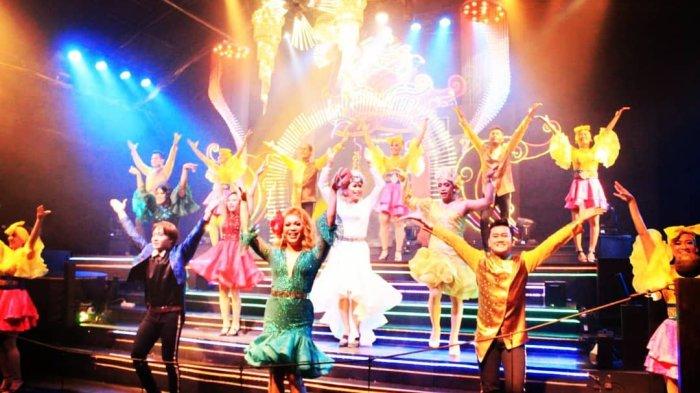 Raminten Cabaret, satu pertunjukan menarik yang wajib kamu kunjungi saat liburan ke Jogja.