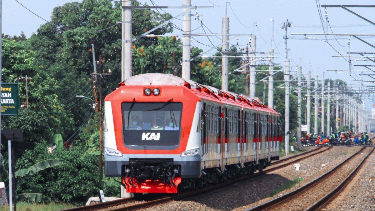 Rangkaian KA Feeder Kereta Cepat Jakarta Bandung (KCJB), Senin (5/12/2022).